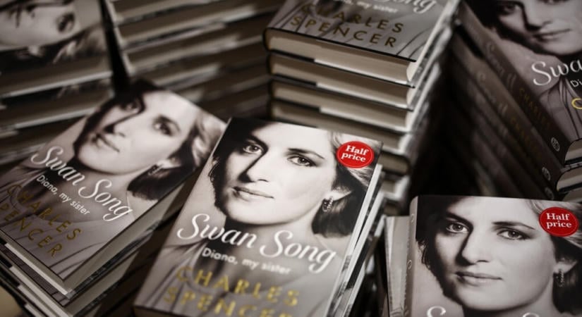 Alig jelent meg a Diana-könyv, máris perelik a szerzőjét, Spencer grófot