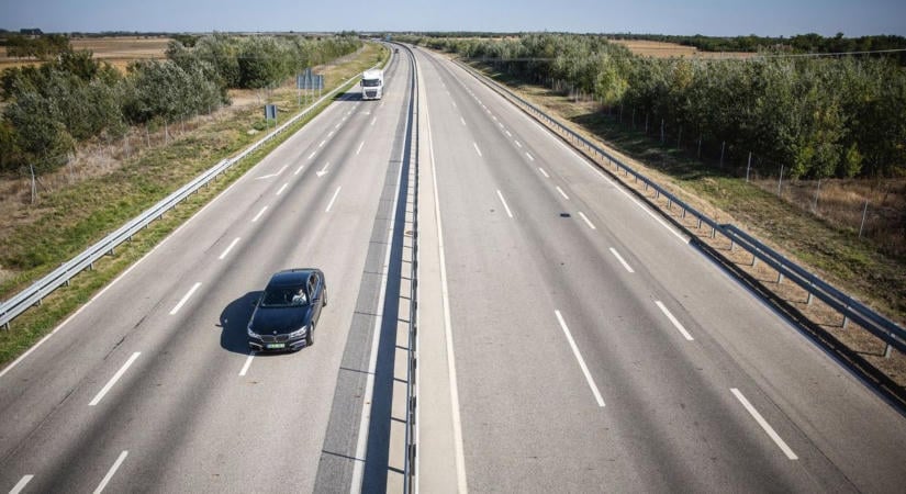 Kedden órákra lezárják az M44-est, már hétfő este változás jön