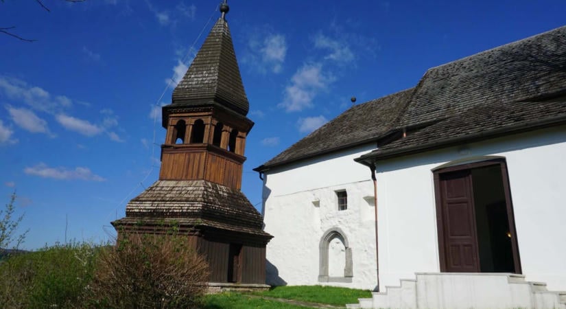 Újjáépíthetik a hétvégén leégett radostyáni műemléki református templomot