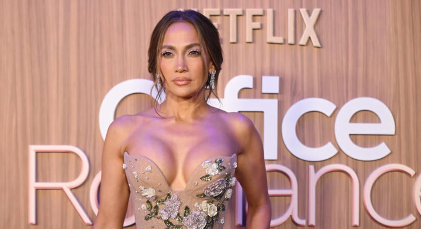 Jennifer Lopez újra randizik, ez a színész lett a pasija