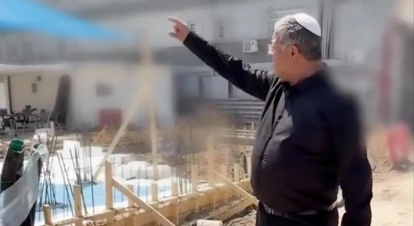 Az izraeli belbiztonsági miniszter bemutatott egy akasztófát, amelyen a terrorizmusért elítélt palesztinokat akar kivégeztetni