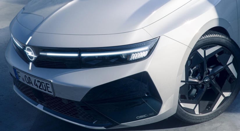 Sportkocsinak öltözik az Opel Astra