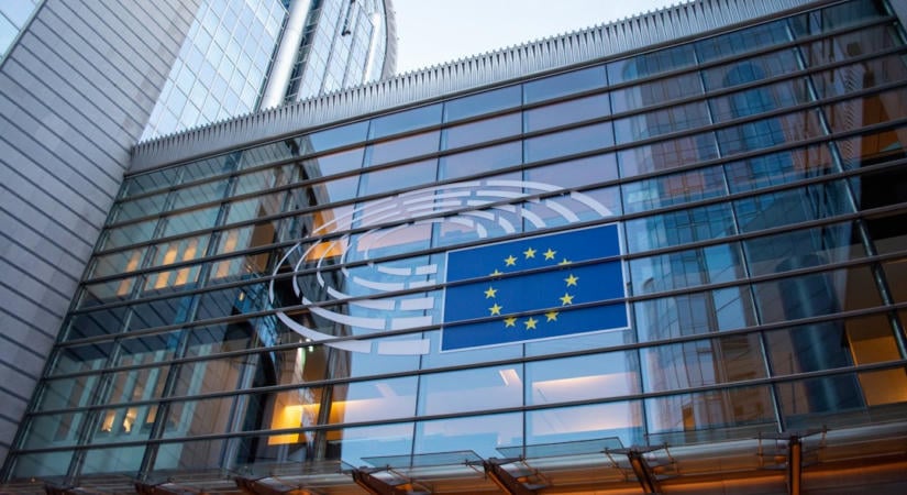 EU visszavonta az AI felelősségi szabályokat, Sam Altman újraindította a vitát