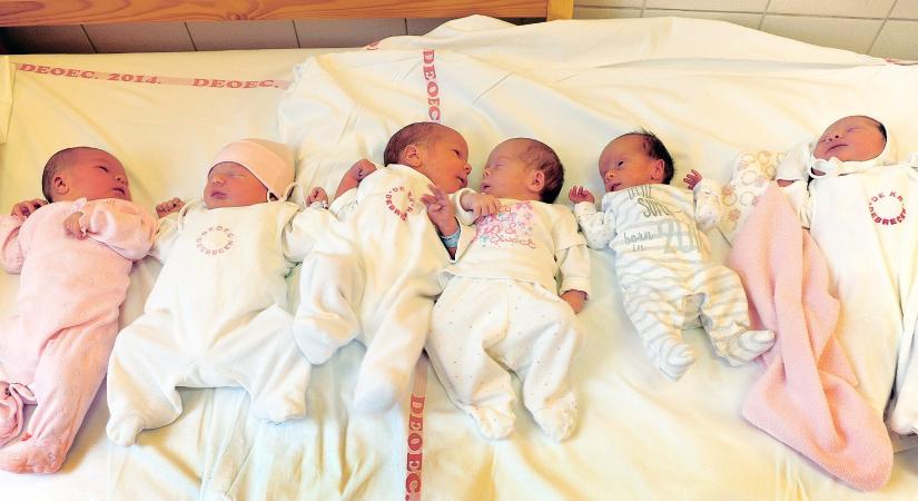 A babaváró hitel látványosabban hatott a születési adatokra, mint a csok