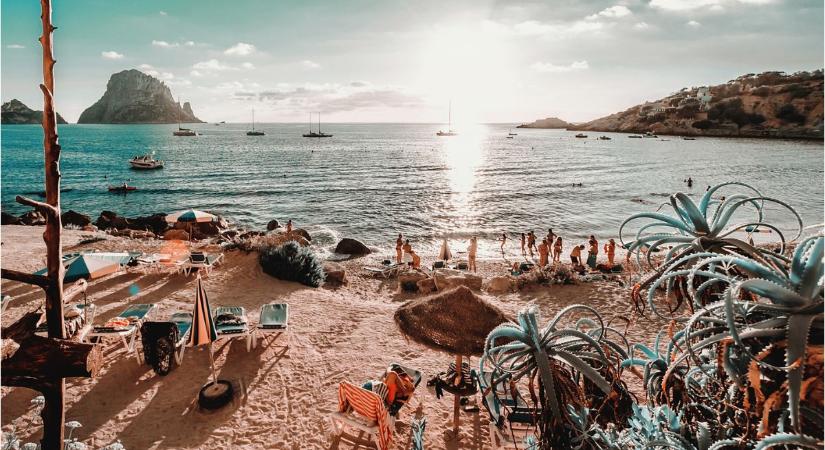 Nincs több szex és sangria – Befellegzett az ibizai nyaralásoknak?