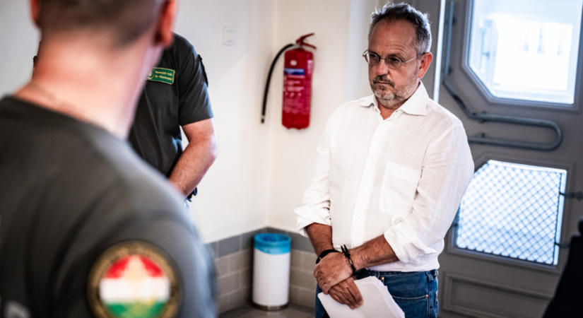 Szentmisével álltak ki a letartóztatott Bús Balázs mellett Óbudán – Hankó Balázs is megjelent