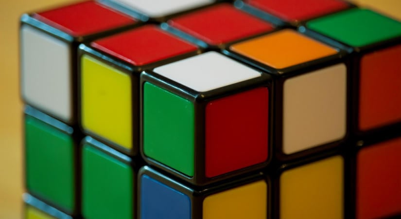 Hatéves kínai kislány lett a Rubik-kocka új rekordere