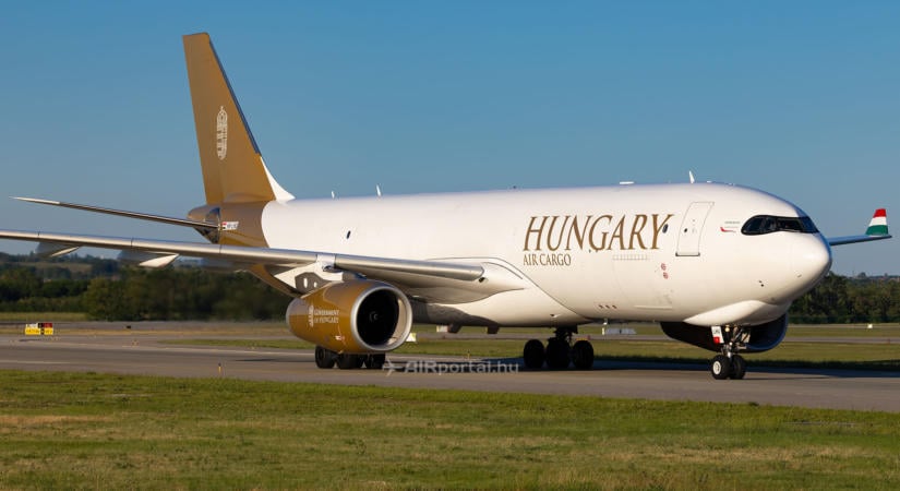 Három hónapos nagyszerviz után visszaérkezett a Hungary Airlines A330F repülőgépe