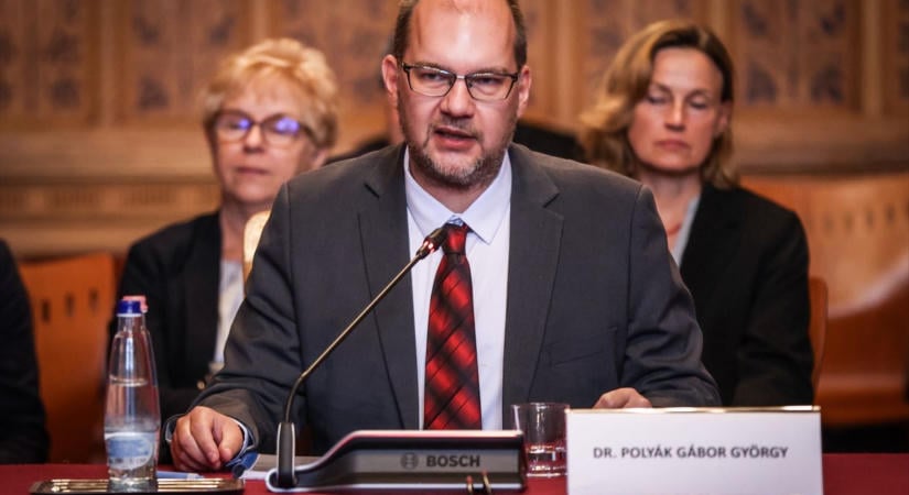 Polyák Gábor: Meghirdetik 2027 első negyedévében a sajtóalap első pályázatait