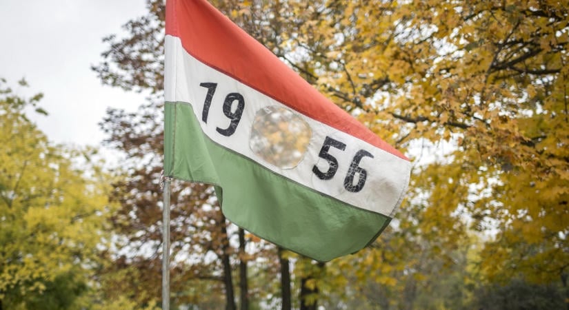 Fényfestéssel, díszkivilágítással is emlékeznek 1956-ra szerte a világon
