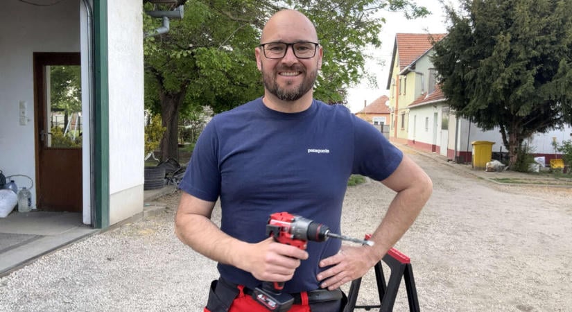 Ha kell, bútort szerel, ha kell, meghallgat: Hogyan lett Kölcsönpasi a békéscsabai ezermesterből?