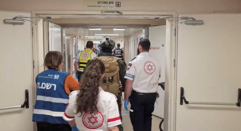 Kazettás bomba robbant egy iskolai kiránduláson Izraelben, egy diák meghalt, többen megsérültek