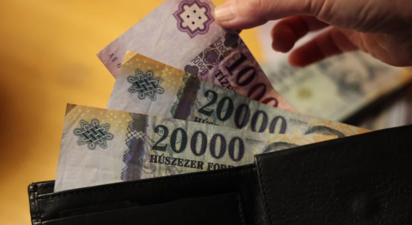 KSH: augusztusban 740 600 forint volt a bruttó átlagkereset