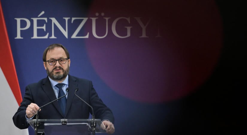 120 ezer forintra nő a minimálnyugdíj, és jön a nyugdíjas SZÉP-kártya