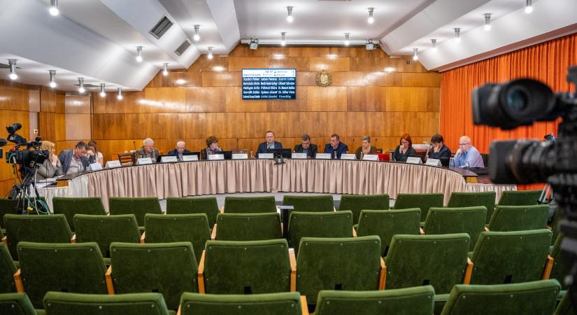 Ezeket a döntéseket hozta a képviselő-testület