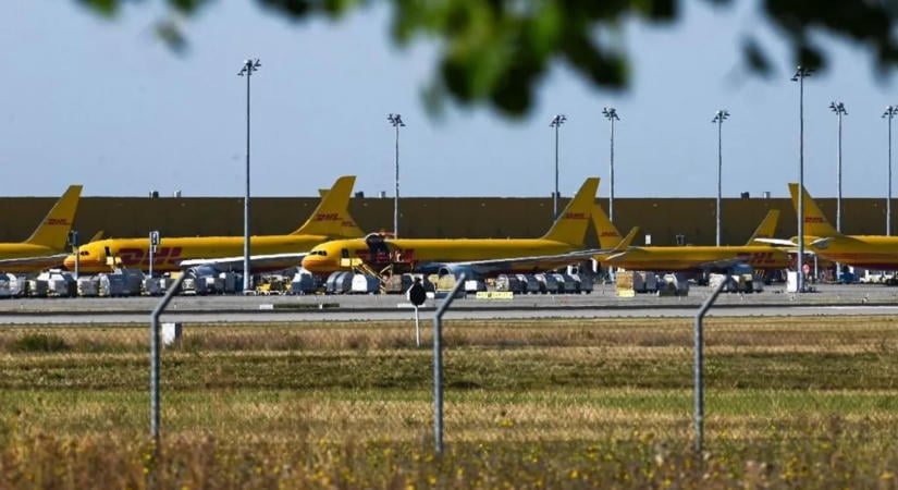 Rendőrök lepték el a lipcsei repülőteret – leállították a légi forgalom egy részét