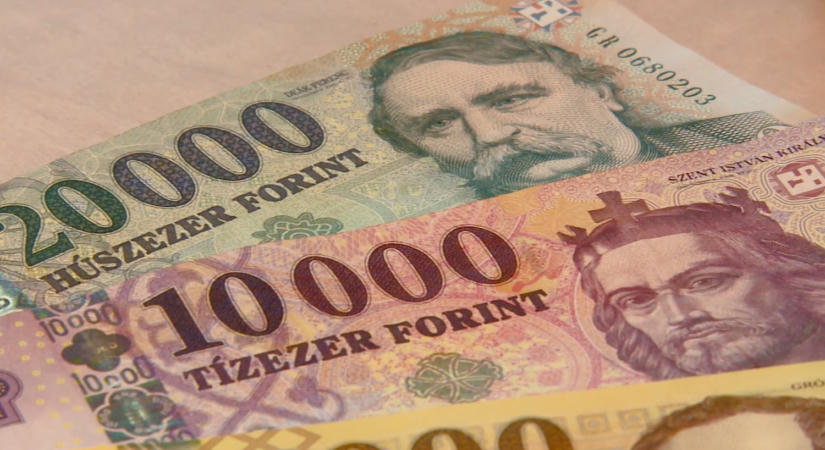 Így néz ki az új 1000 forintos, különös felirat olvasható rajta