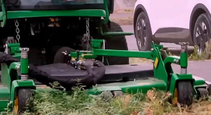 Kaszálják a biciklisek és a kutyák rémálmát Debrecenben