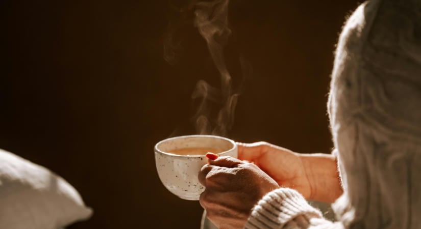 Ezt a koffeinmentes italt ajánlják a vesék egészségéért – esténként kell inni
