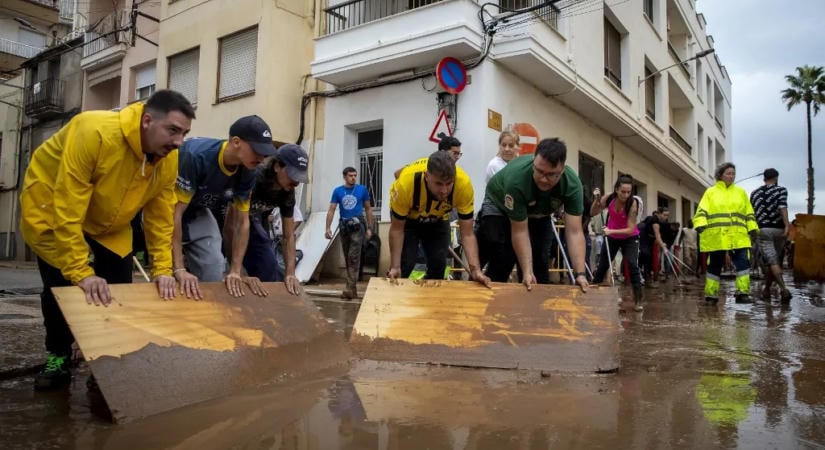 A spanyol kormány katasztrófa sújtotta övezetté nyilvánítja az áradások miatt kárt szenvedett településeket