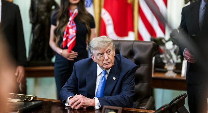 Trump szerint Irán ellen a gazdasági összeomlás vagy egy rendkívül kemény katonai csapás a megoldás