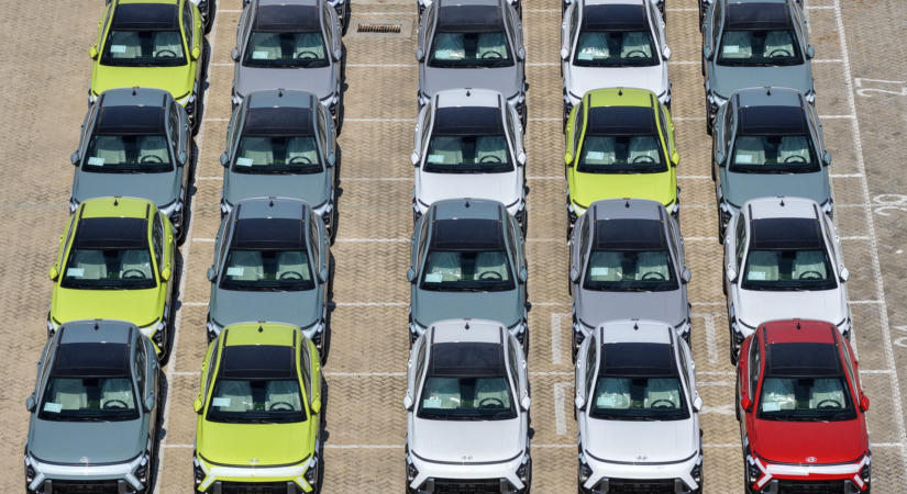 Sokan csak a hétfejű sárkányt látják, de a Hyundai nem fél tőle