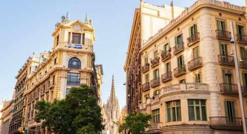 Új fegyvert vetett be Barcelona a turistaáradat ellen: a hajón érkezőknek különadót kell fizetniük