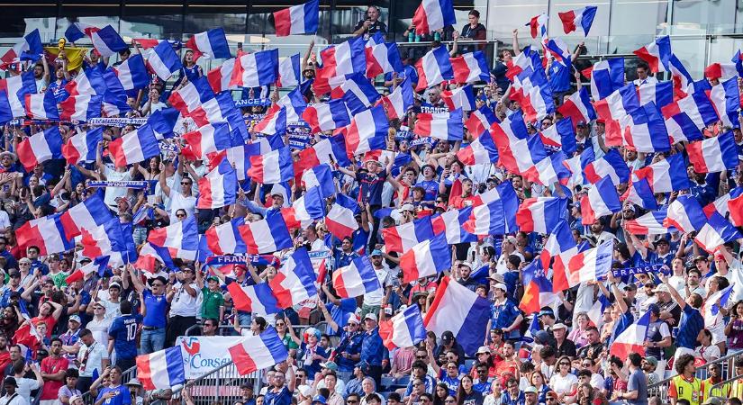 Gyászszünettel kezdődik majd a francia–spanyol elődöntő
