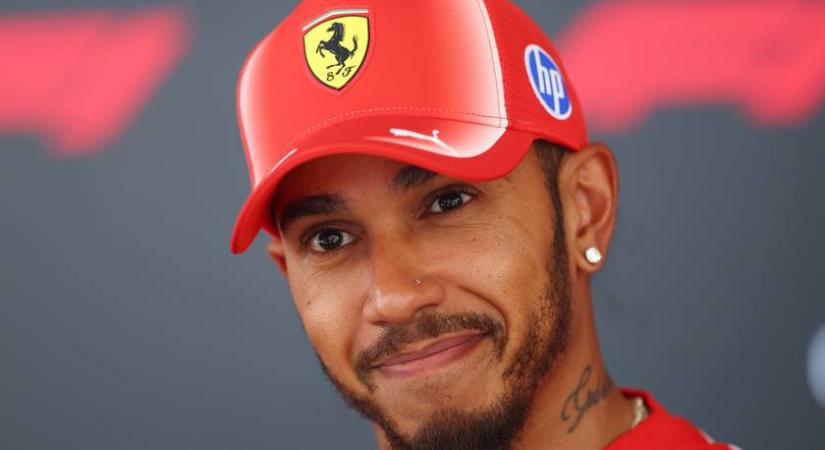 Lewis Hamilton 34 éves öccse ennyire jóképű: Nicolas bénultan született, mégis autóversenyző