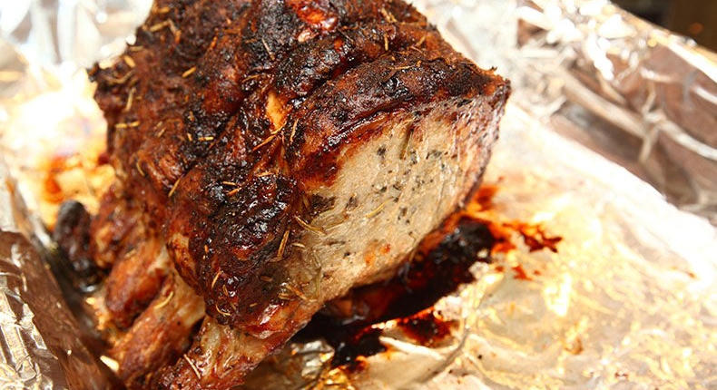 Indiai fűszeres grillezett sertéssült - illatos, egyben sült vasárnapi főfogás