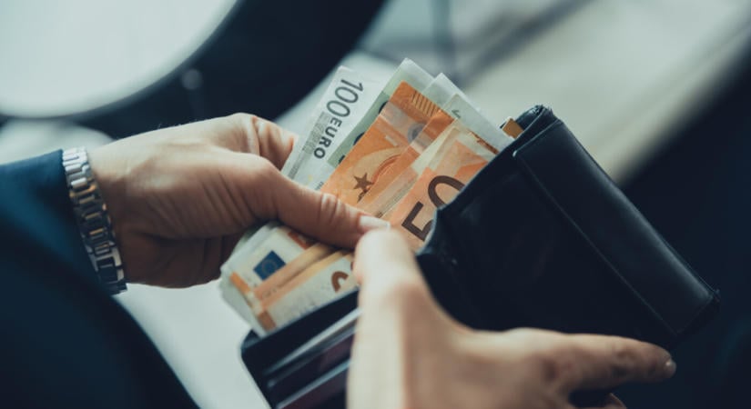 Törölné a belügyminisztérium a pénzbírság készpénzben fizetésének lehetőségét