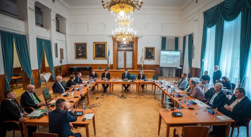 Váratlan fordulat Tolna megyében: új elnököt választott a közgyűlés, több fontos változás is történt