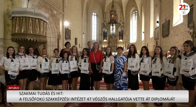 Aktuális (2026.07.08) - A Felsőfokú Szakképzési Intézet 47 végzős hallgatója vette át diplomáját (videó)
