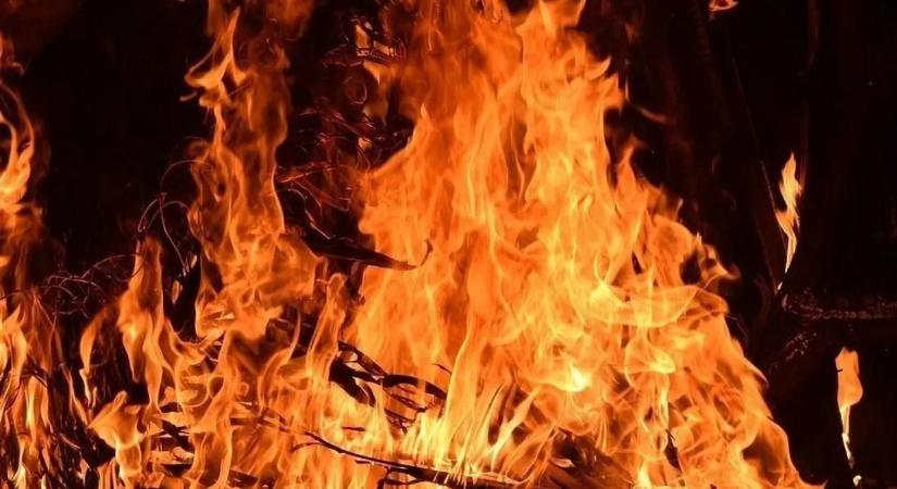 Emberölési kísérlet: benzinnel locsolta le, majd felgyújtotta volt élettársát egy floridai férfi