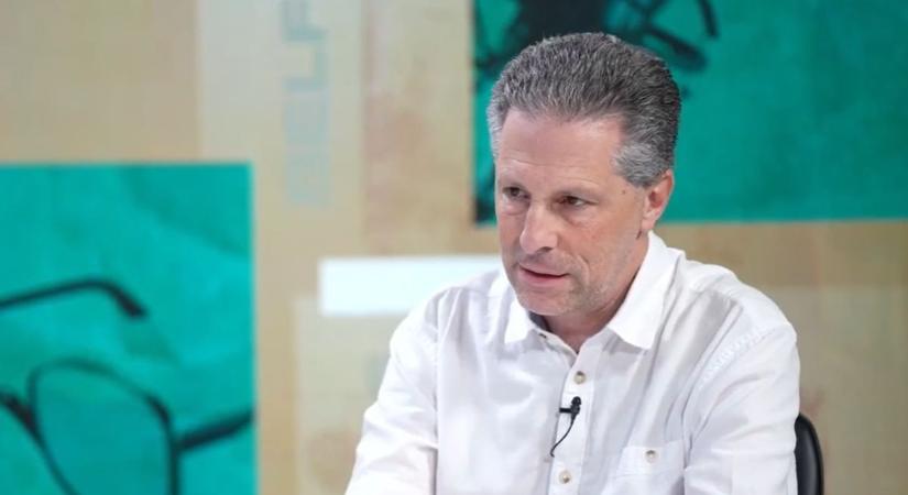 Magyarország destabilizációjára figyelmeztet Schiffer András