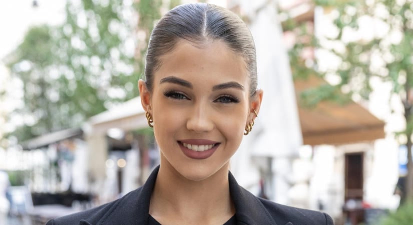Először posztolt a kisbabájával és a férjével közös videót Fésűs Nelly lánya, Csenge: meghitt helyre látogattak el