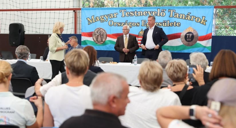 Világ- és olimpiai bajnokok látogattak el a szegedi konferenciára  fotók