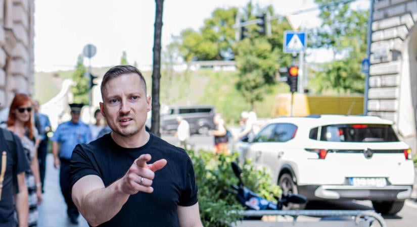 Tombolnak a kerületi polgármesterek a parkolási pénzek elvonása miatt