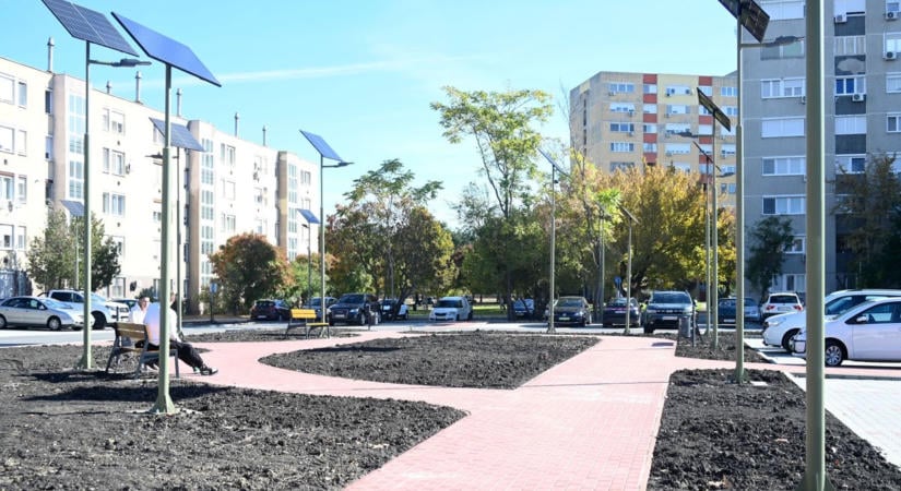 Myawaki-erdő: a faházak helyén fák még nincsenek, de 66 parkoló már épül Szolnok szívében