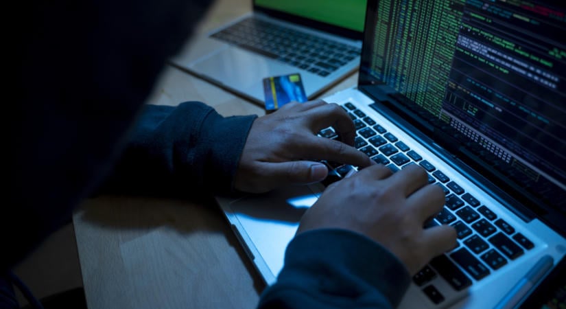 Egy héttel a sorsdöntő választás előtt hackerek támadták meg a választási felügyeletet az Egyesült Államokban