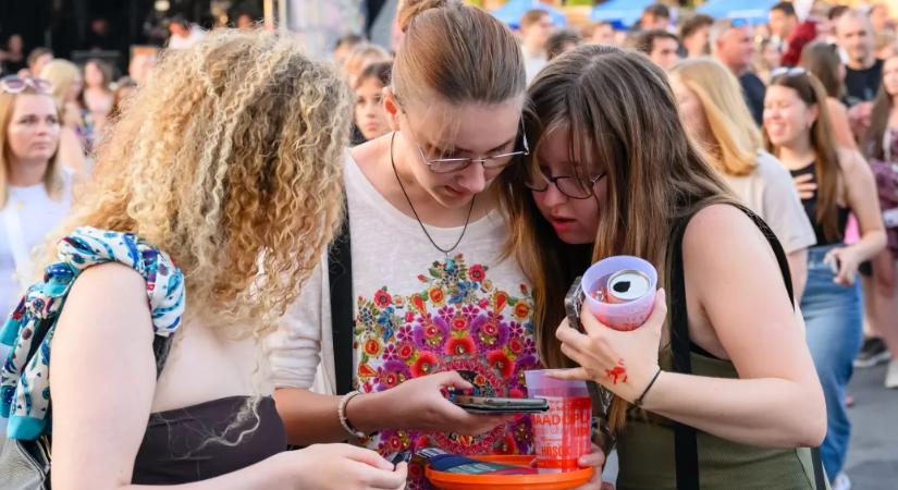 Itt vannak az idei felvételi ponthatárok, az ELTE pszichológiára 455 pont kellett