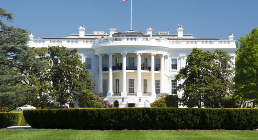 Az amerikai tech-óriásokkal a háta mögött egyezkedik Trump Hszi Csinpinggel