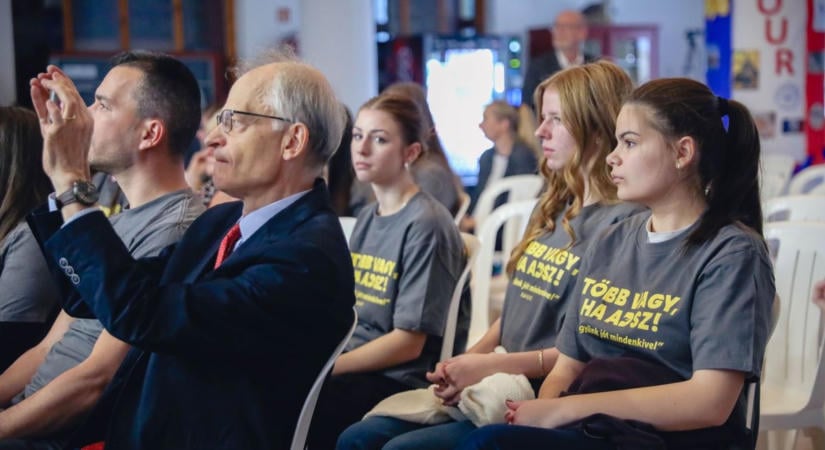 Cselekvés, egymásra figyelés és szolgálat – miskolci gimnáziumban indult a 72 óra kompromisszum nélkül önkéntes akció