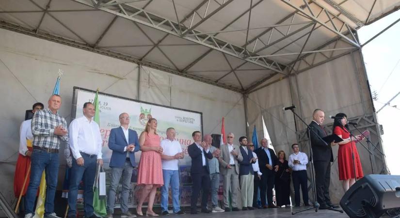 Háromnapos jótékonysági vásár Beregszászon - Közösség, nyitott szív, szolidaritás
