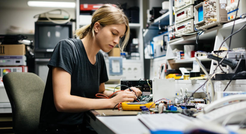 Lendületet kapott a belföldi ipari árak emelkedése – adatok, grafikon
