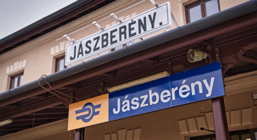 Megújult a vasútállomás Jászberényben