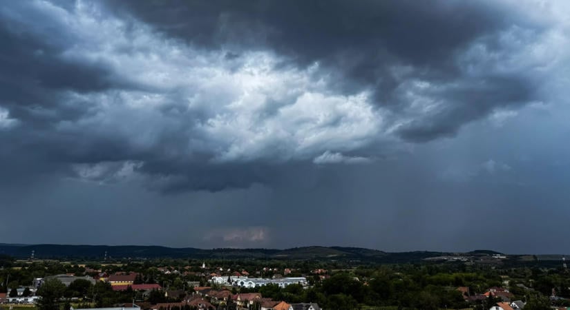 Özönvíz csapott le az országra, rekordmennyiségű csapadék hullott le Budapesten