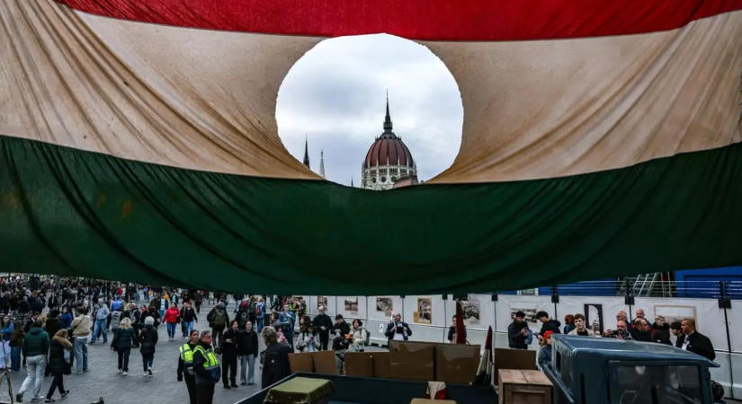 Büntetőeljárást indított a BRFK a fideszes Zászlómeneten inzultált újságírók ügyében