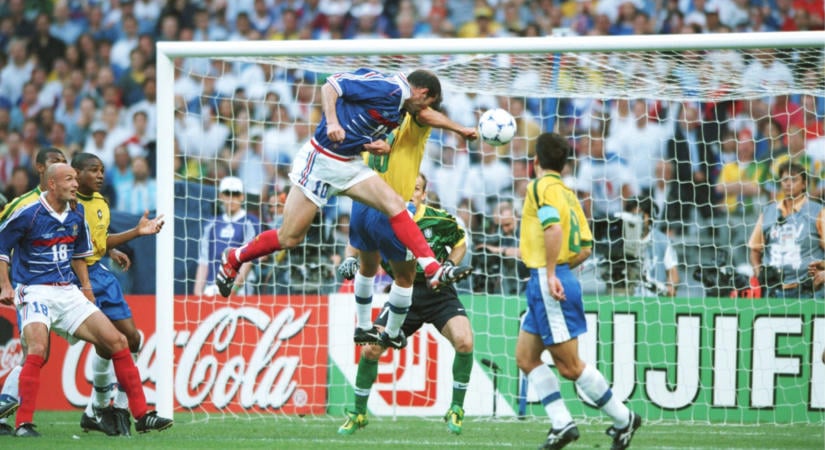 Amikor Zinedine Zidane vb-győztes meze egy reklámsztayorban kötött ki