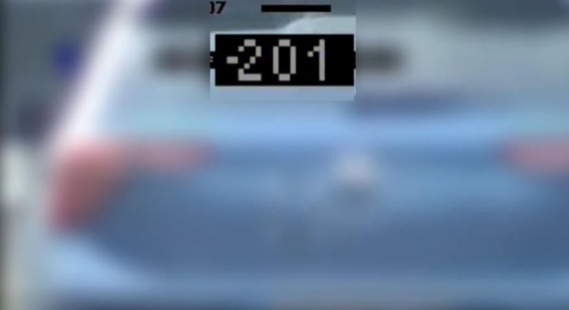 Több mint 200 km/h-val hajtott a 8-ason, amikor jött a traffipax